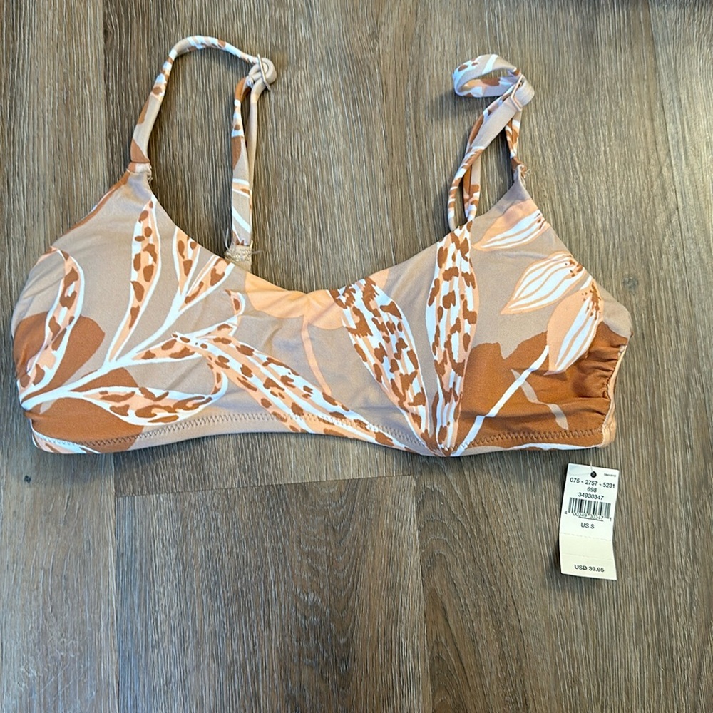 Brand New Aerie women’s bikini top, size small, with leaf/flower print